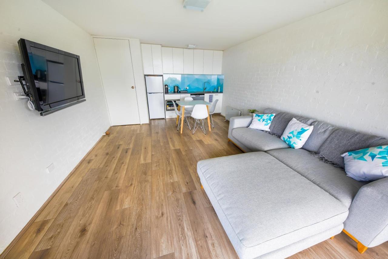Max's Beachside Holiday home *